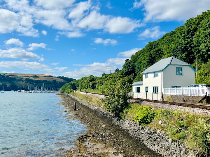 Britannia Crossings Cottage - Paignton
