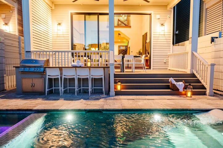 Luxe Modern Home | Heated Pool & Spa