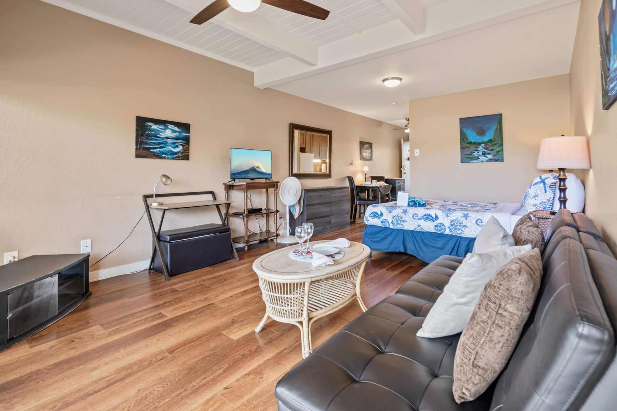 Updated Studio next to Beach - Image 9