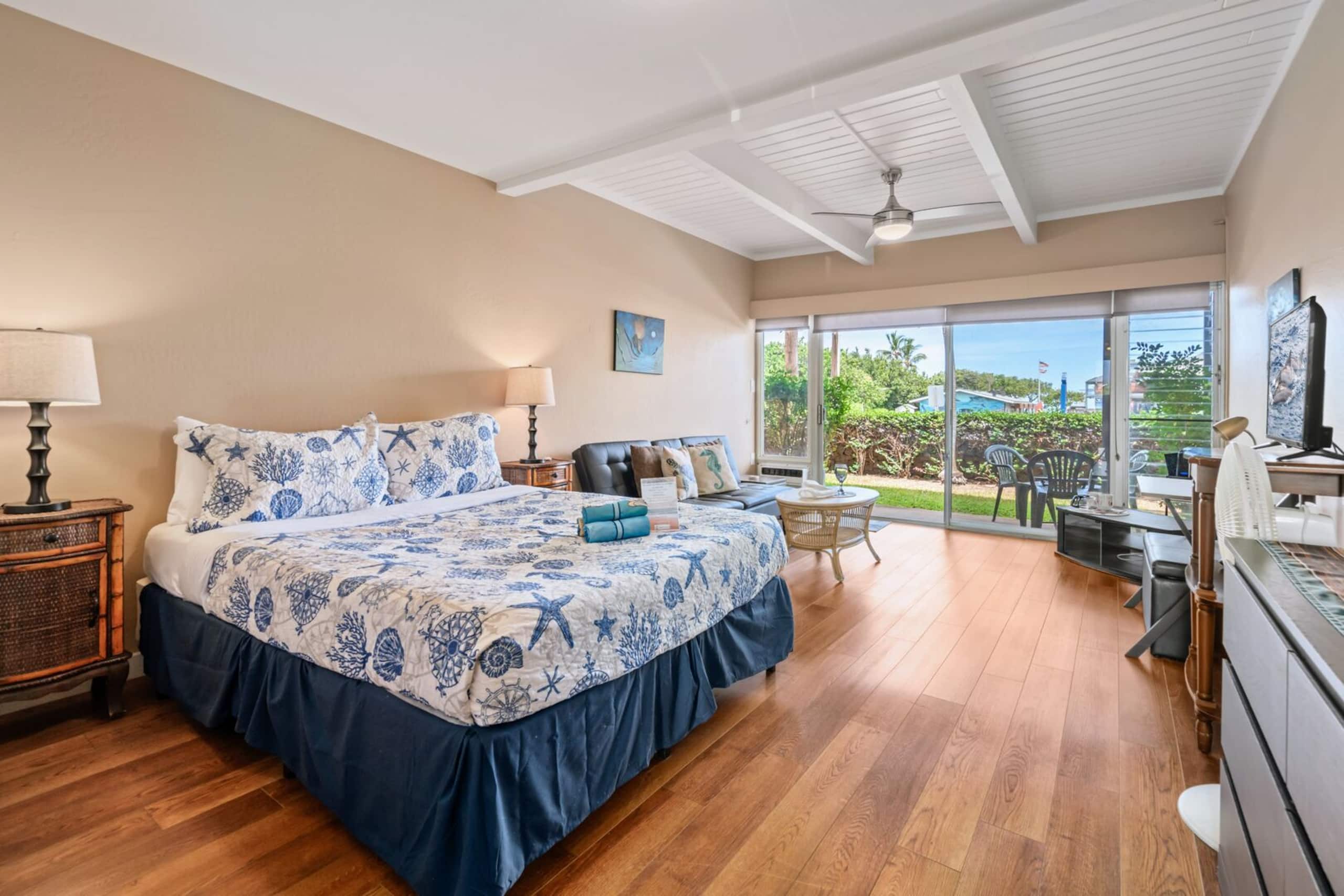 Updated Studio next to Beach - Image 1