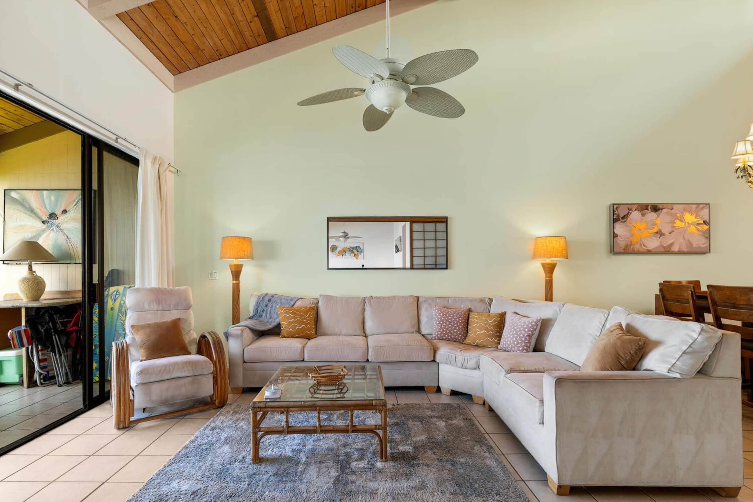 Condo in Kailua-Kona · ★4.33 · 3 bedrooms · 5 beds · 3 private baths - Image 8