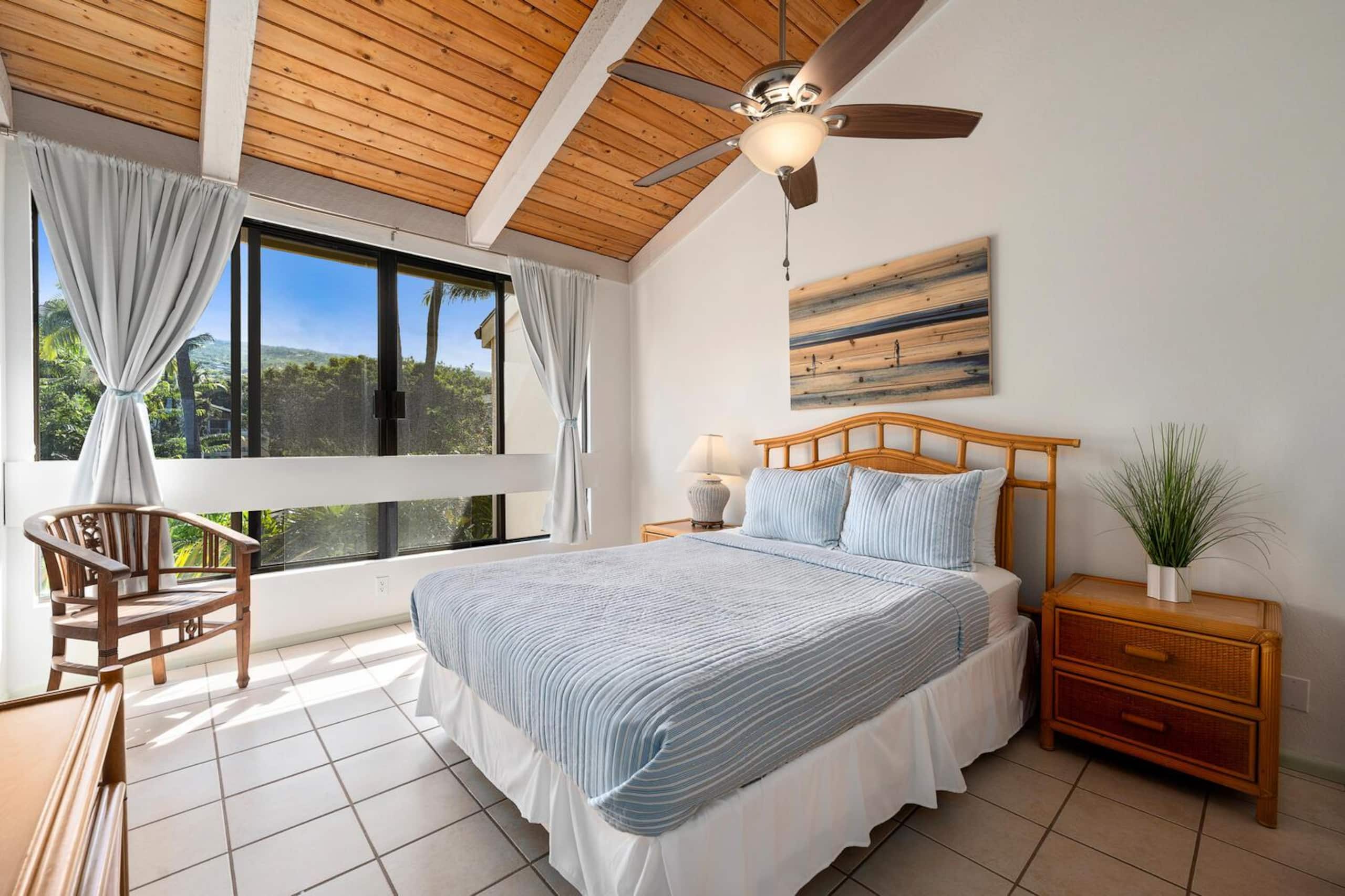 Condo in Kailua-Kona · ★4.33 · 3 bedrooms · 5 beds · 3 private baths - Image 23
