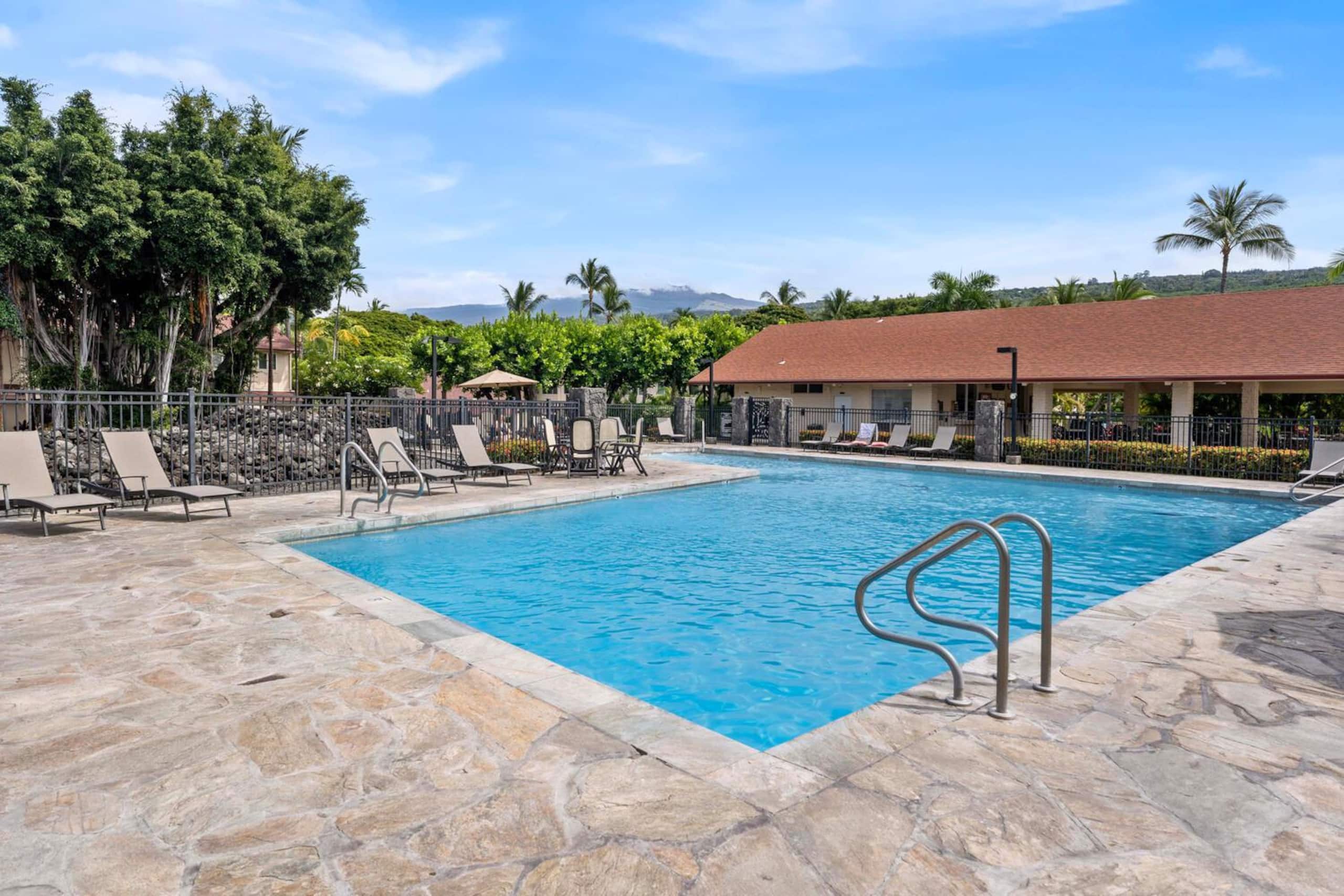 Condo in Kailua-Kona · ★4.33 · 3 bedrooms · 5 beds · 3 private baths - Image 52