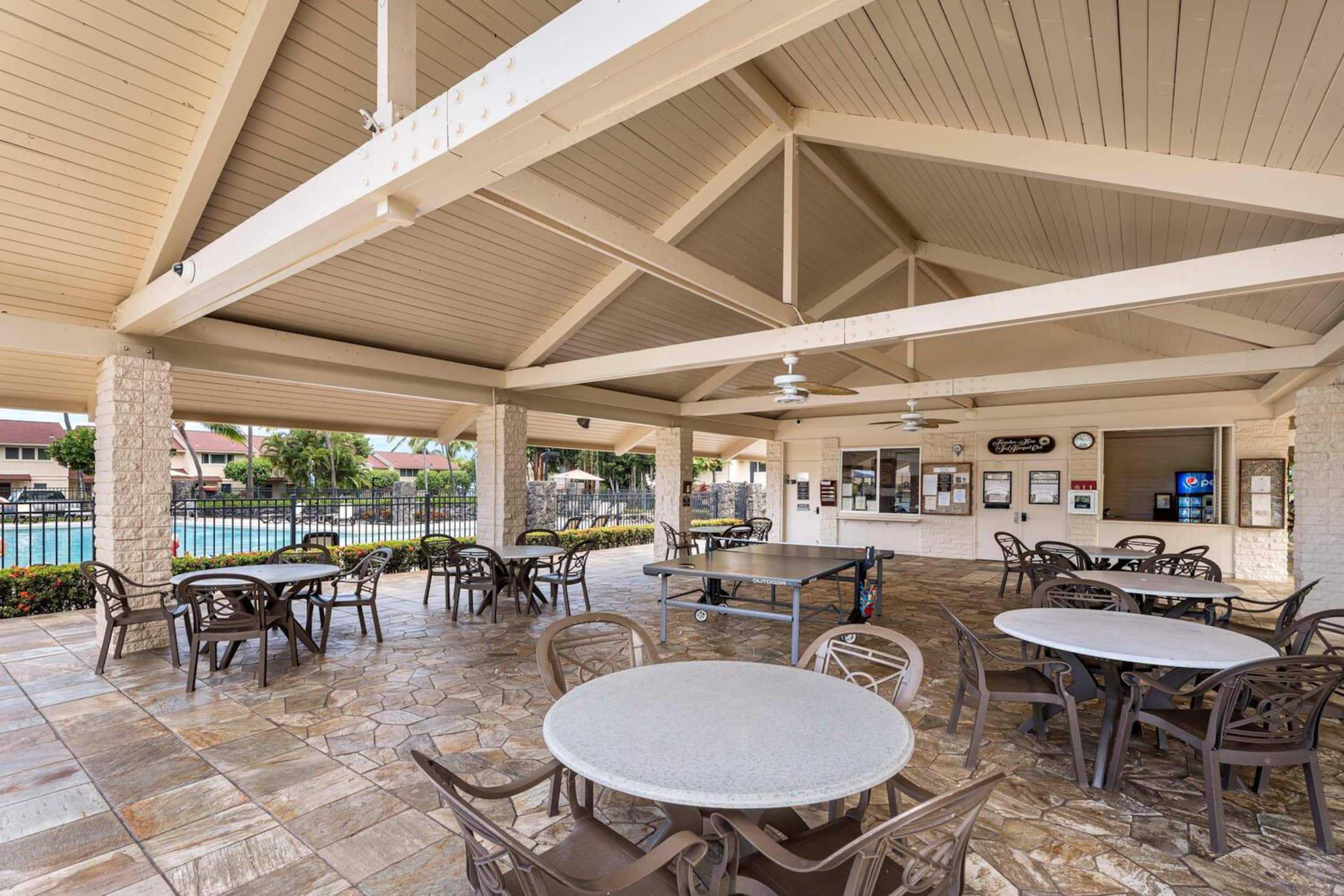 Condo in Kailua-Kona · ★4.33 · 3 bedrooms · 5 beds · 3 private baths - Image 44