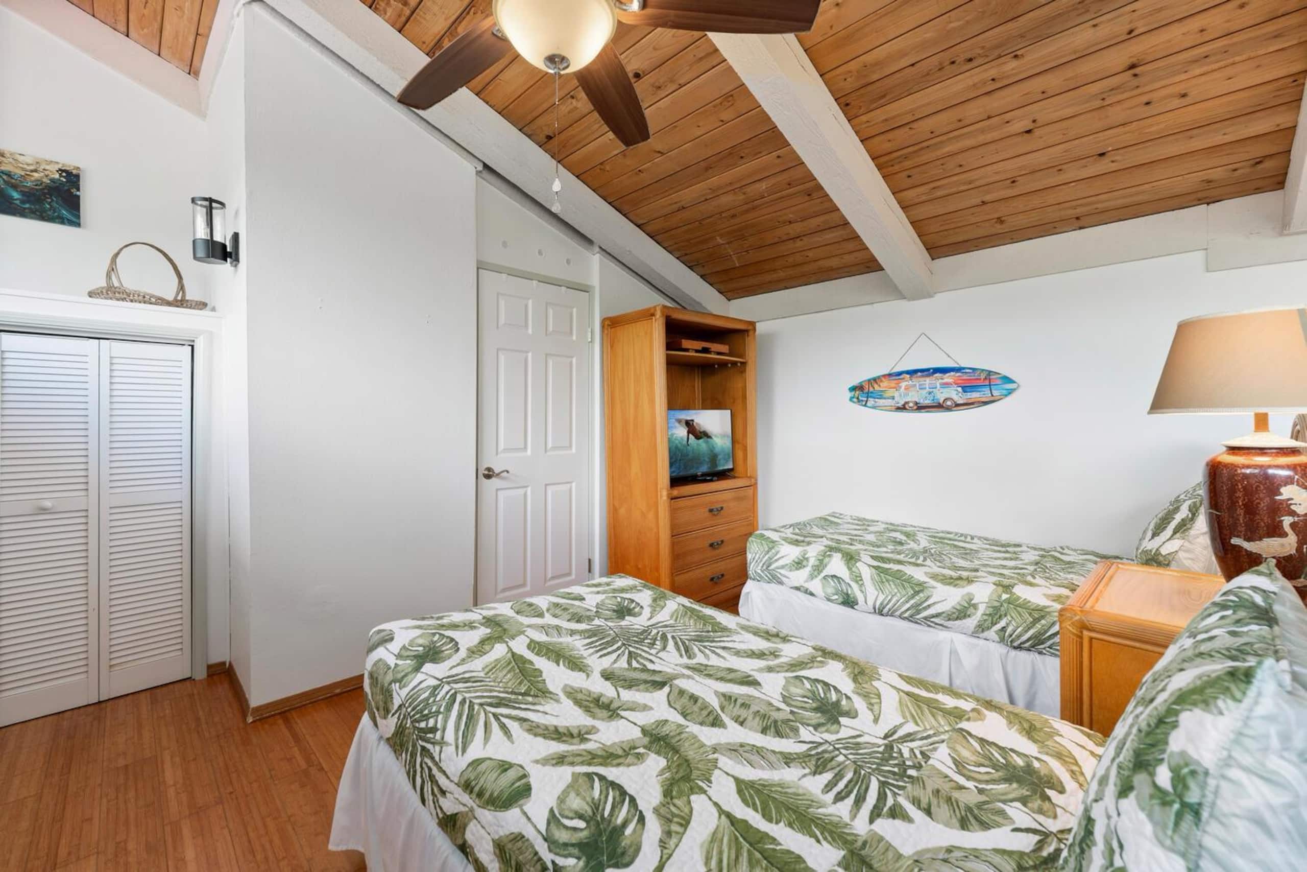 Condo in Kailua-Kona · ★4.33 · 3 bedrooms · 5 beds · 3 private baths - Image 30