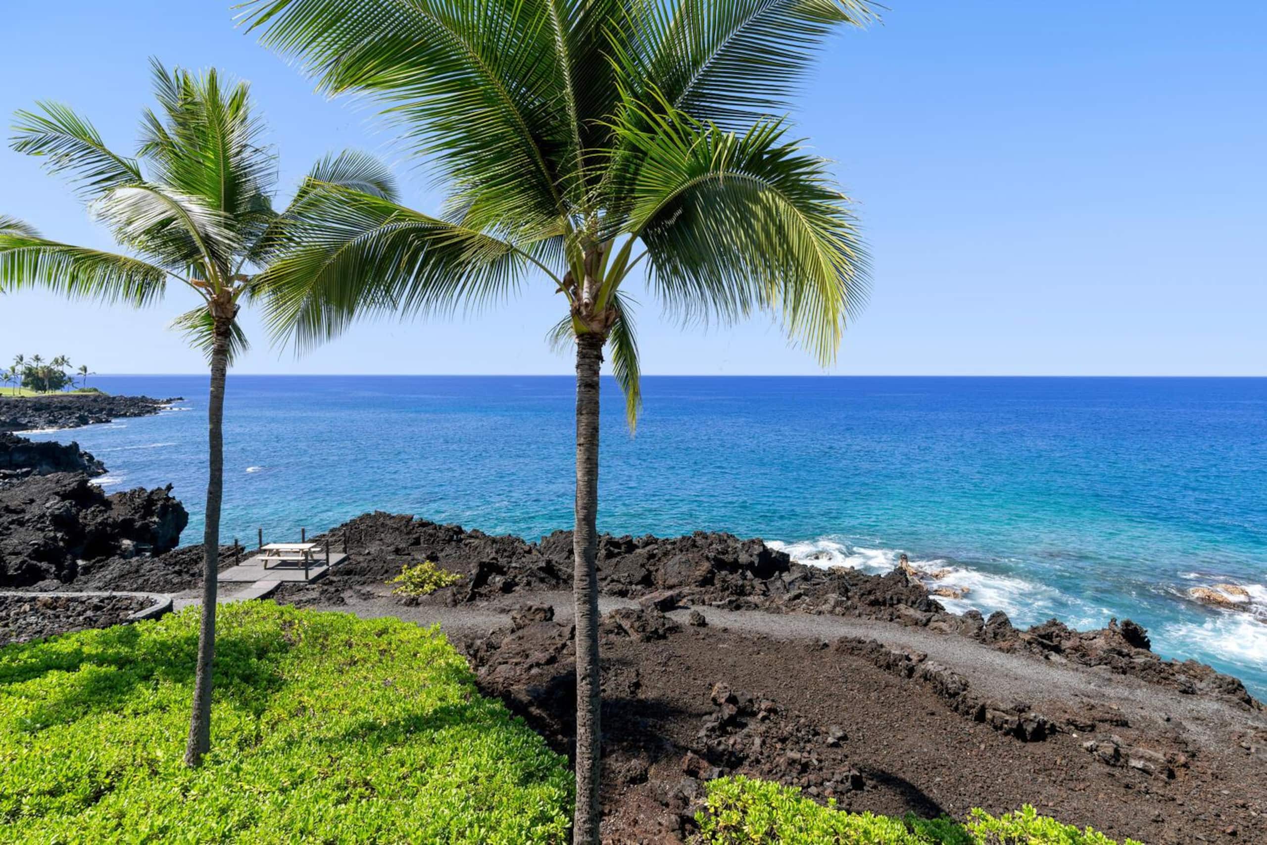 Condo in Kailua-Kona · ★4.33 · 3 bedrooms · 5 beds · 3 private baths - Image 56