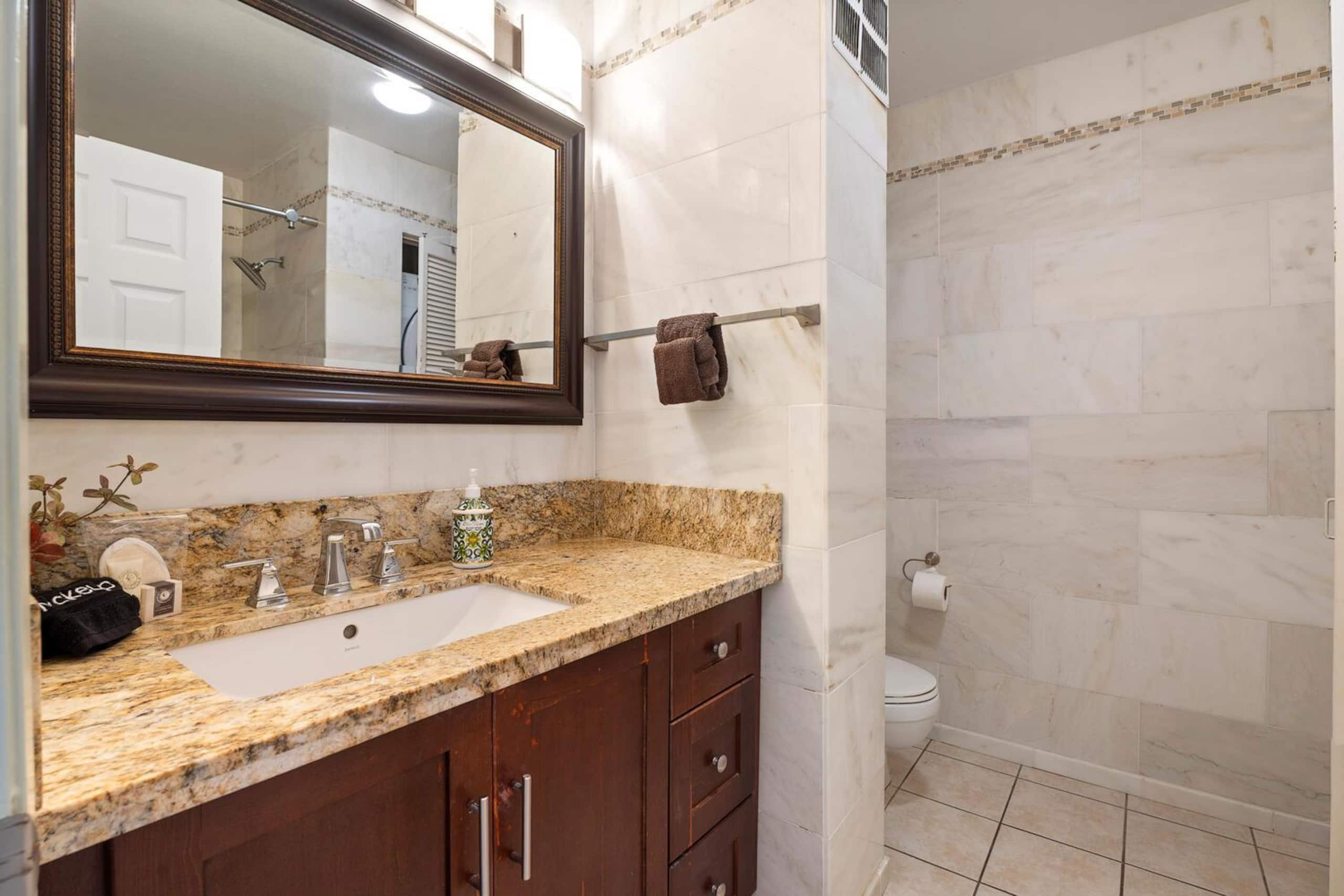 Condo in Kailua-Kona · ★4.33 · 3 bedrooms · 5 beds · 3 private baths - Image 20