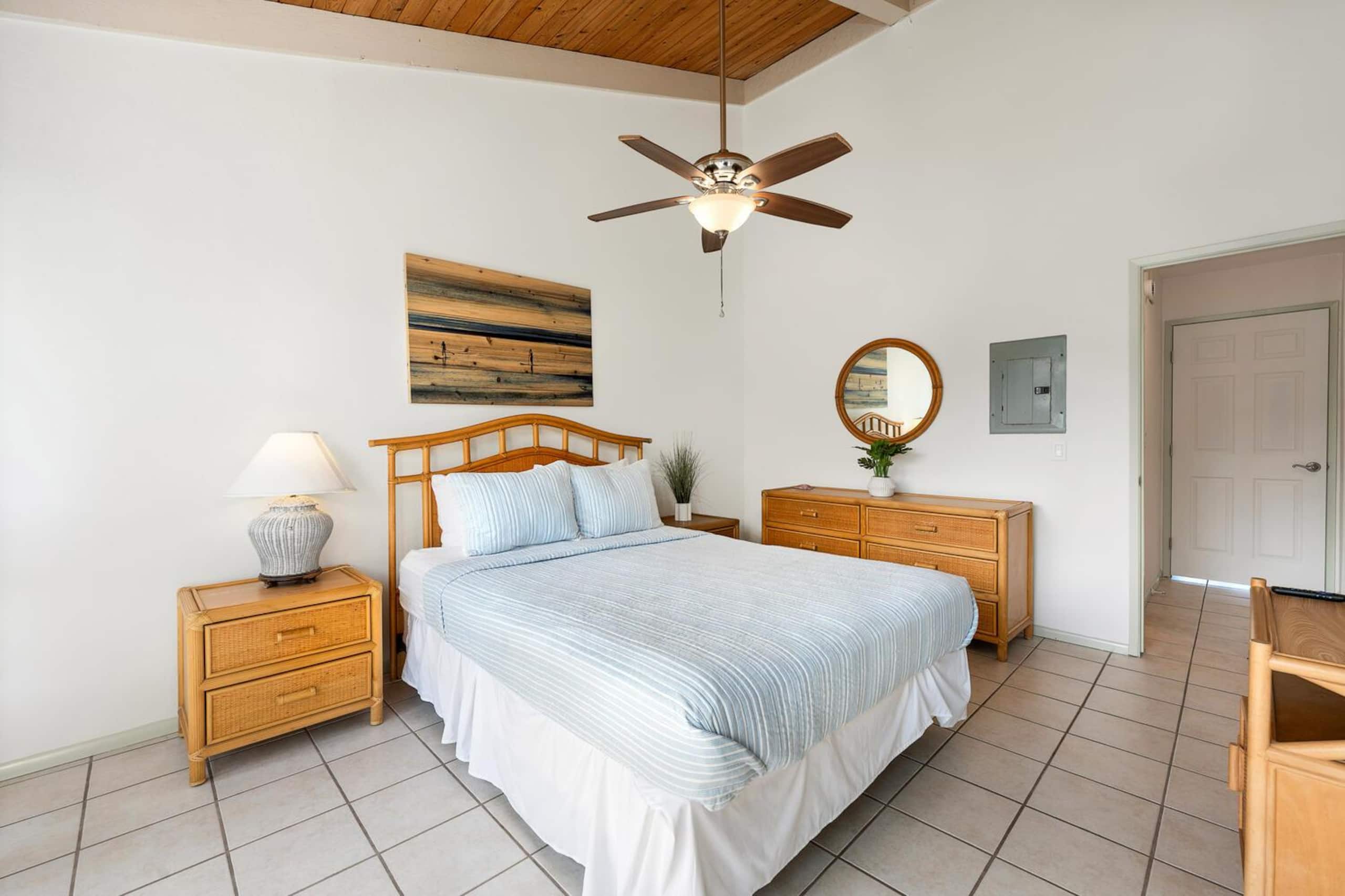 Condo in Kailua-Kona · ★4.33 · 3 bedrooms · 5 beds · 3 private baths - Image 24