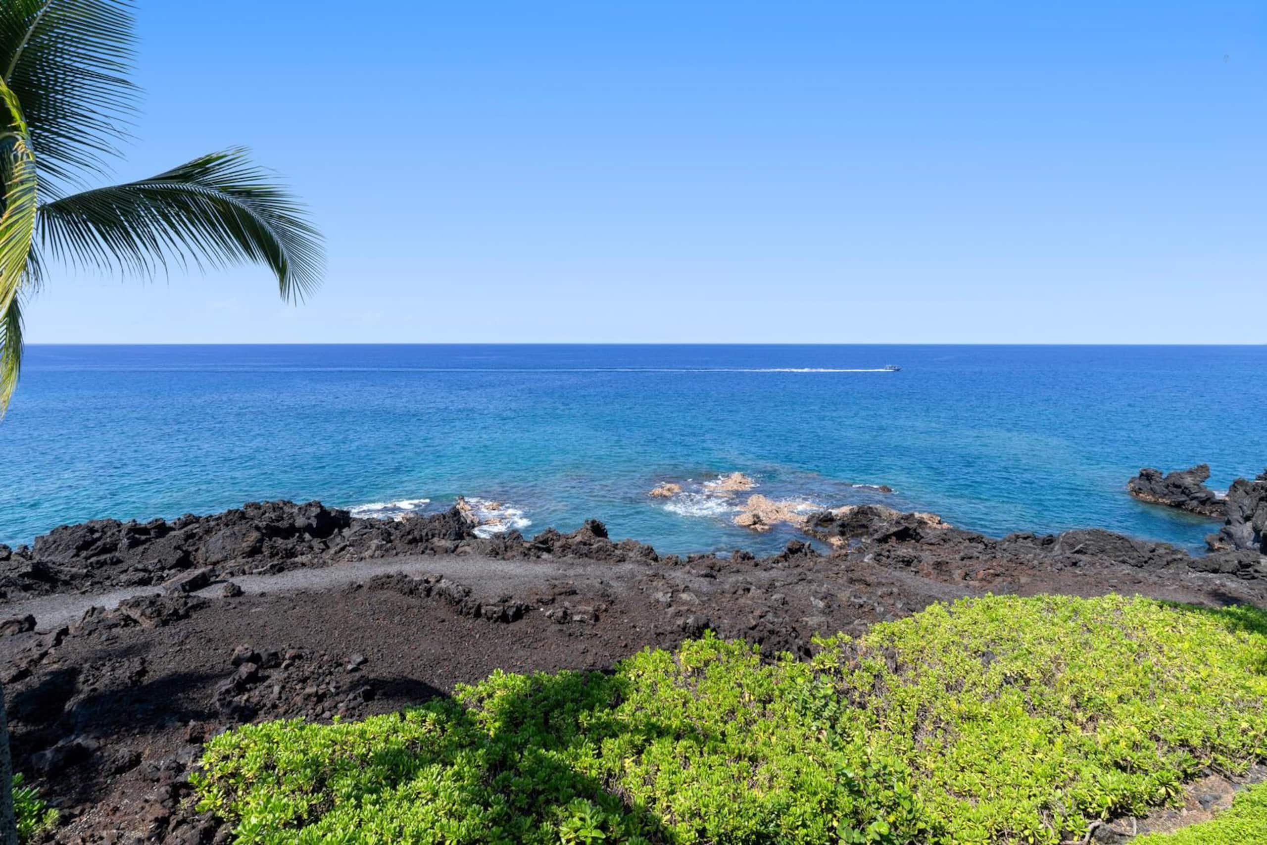 Condo in Kailua-Kona · ★4.33 · 3 bedrooms · 5 beds · 3 private baths - Image 49