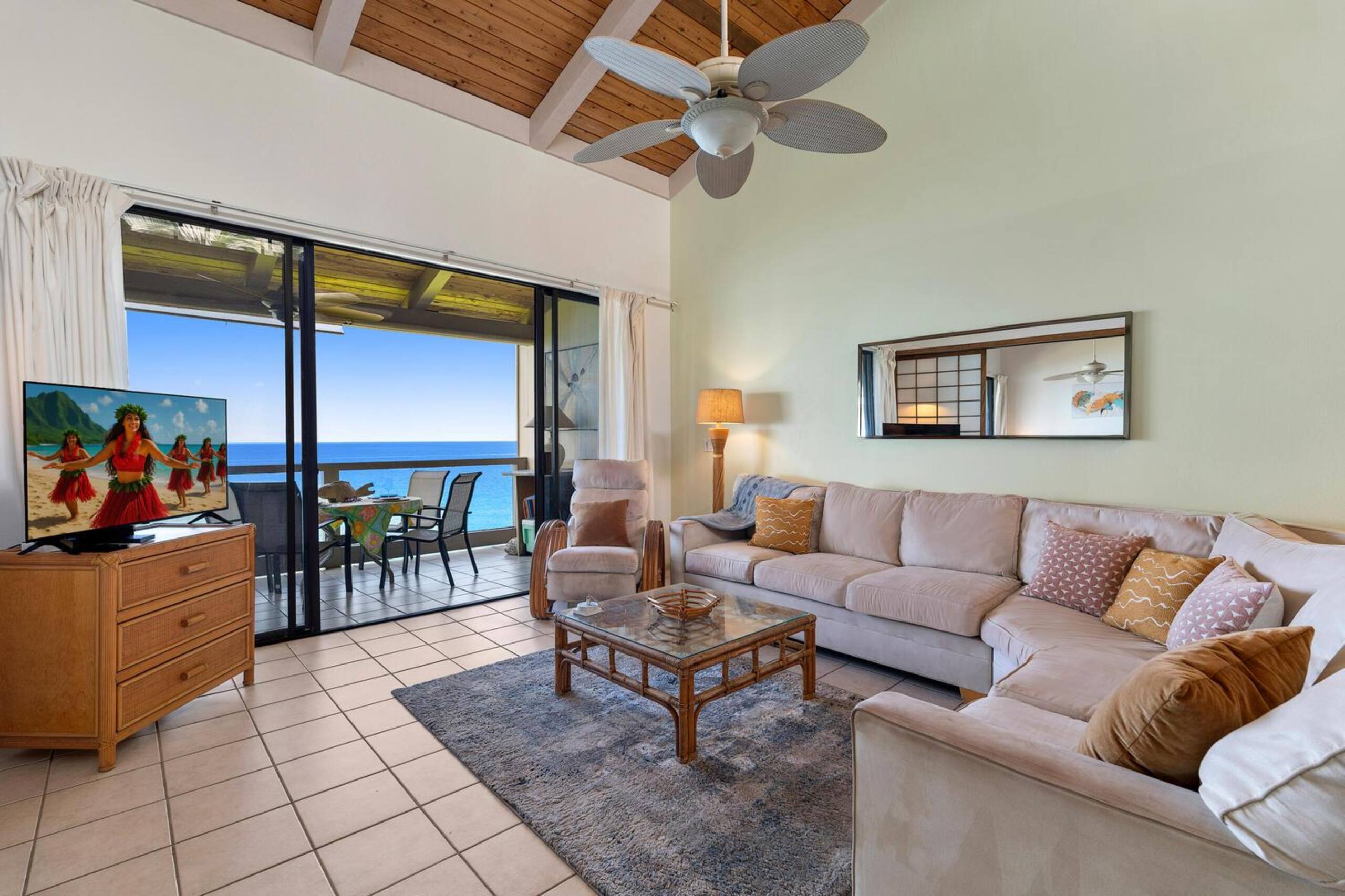 Condo in Kailua-Kona · ★4.33 · 3 bedrooms · 5 beds · 3 private baths - Image 7
