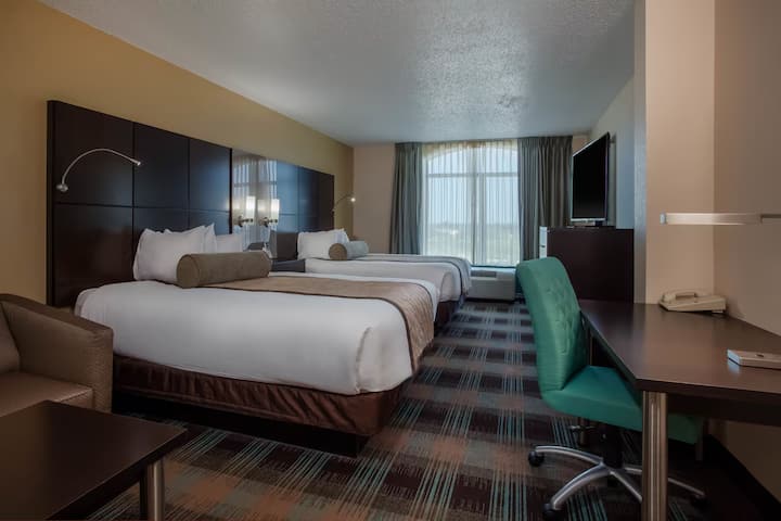 Wingate Orlando | 2 Queens | Family Friendly - Orlando