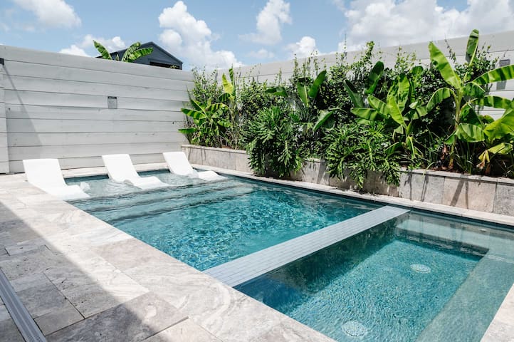 Luxury Modern Home | Heated Pool & Spa