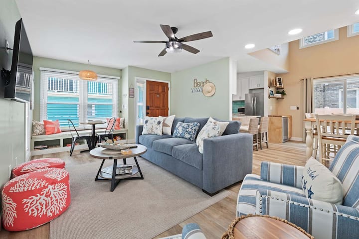 Crescent Beach Coastal Home | Walk To Ocean - North Myrtle Beach, SC