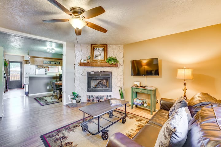 Hike, Bike & Ski: Red River Condo W/ Spa Access - Red River, NM