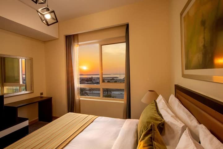 Premier Two Bedroom Sea View Apartment Al Khan 2 - Sharjah