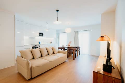 Prime 1BR w/ Balcony in central Lisbon