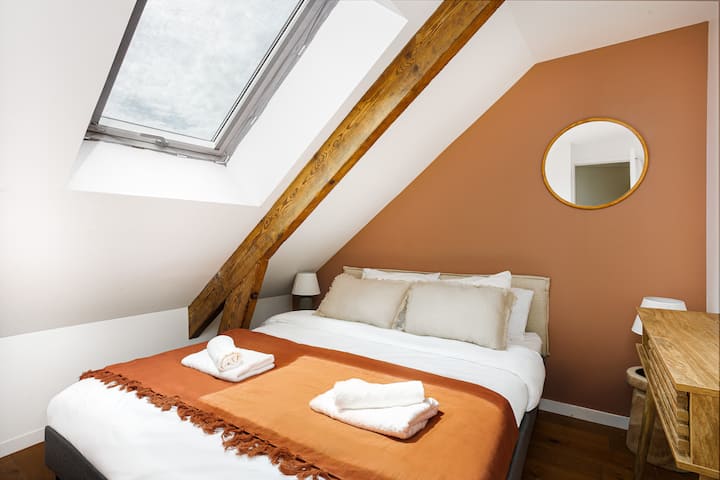 غرفة نوم 1 بسرير بحجم كبير