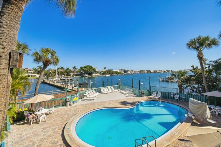 palmhouse vacation rentals managed Airbnb listing 1