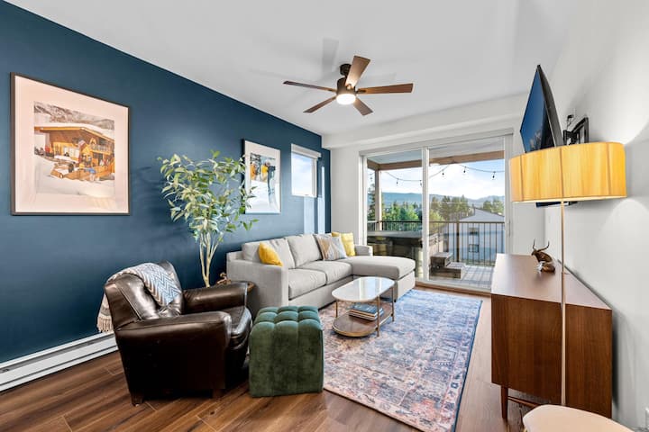 New! Walk To Shuttle + Private Hot Tub | Renovated - Fraser, CO