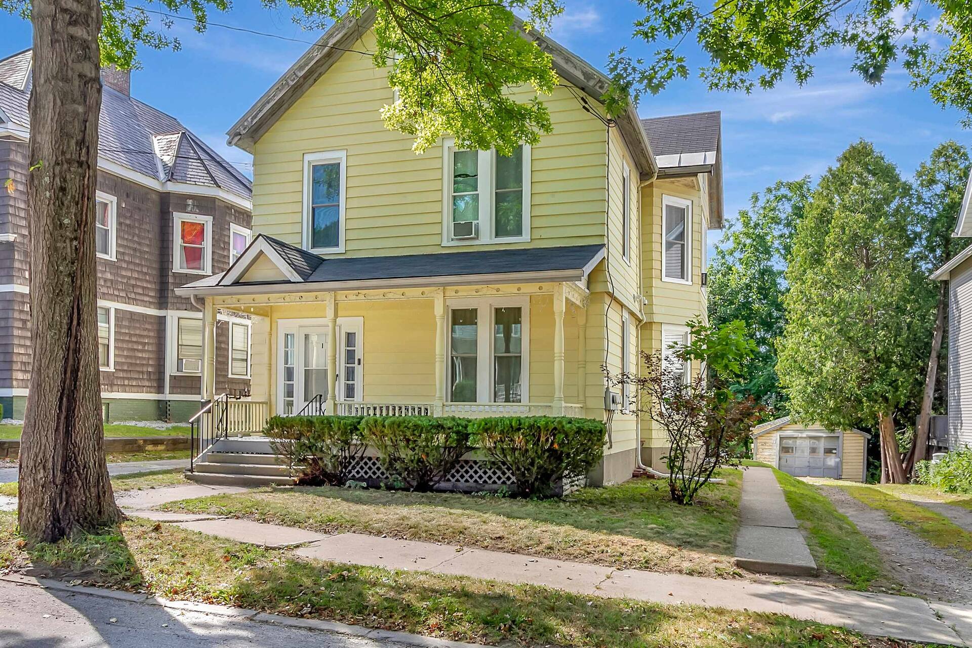 4BR Home | Walk Downtown Rutland + Trails