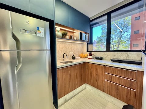 Popular Airbnb listing: Urban Studio · Balcony · 4th Floor · Diamond in água Verde