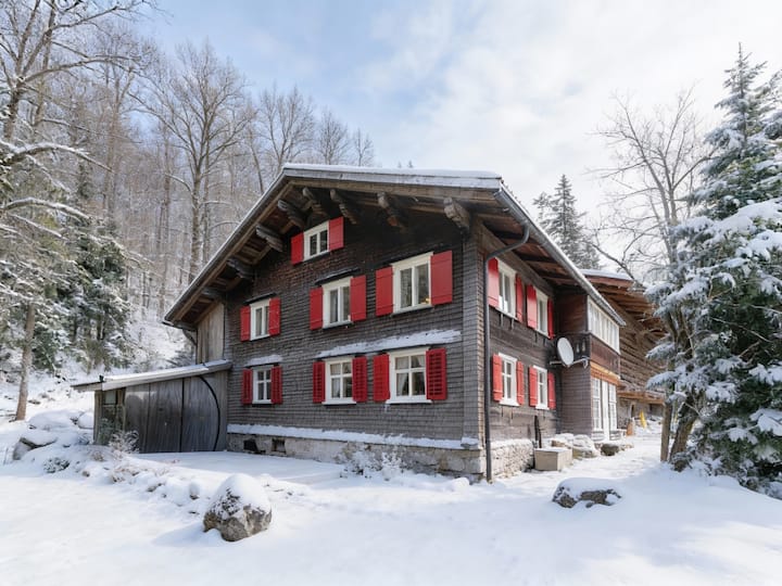 Charming farmhouse in idyllic location