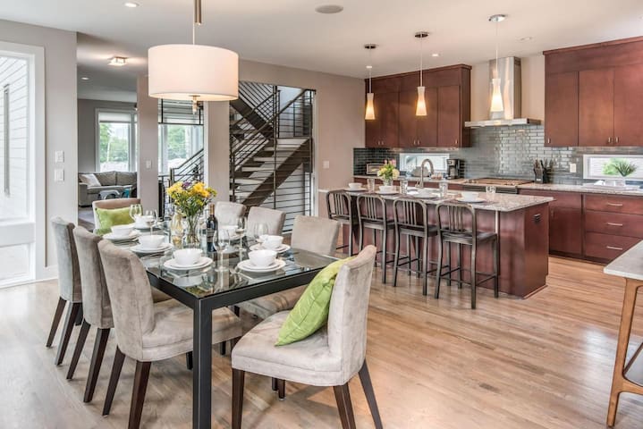 2 Rooftop Homes • Walk to Gulch & Broadway!