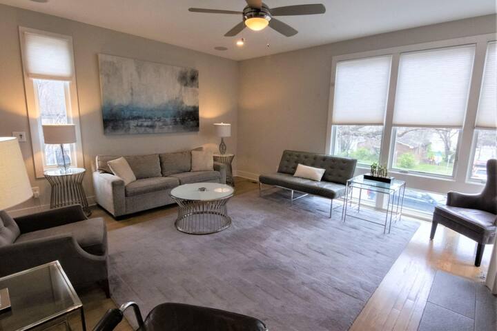 2 Rooftop Homes • Walk to Gulch & Broadway! gallery image 4