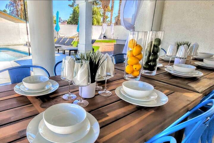 Perfect Location with Pool/Spa near LVStrip gallery image 3