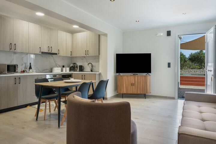 Apartment with Private Pool No 1 gallery image 3