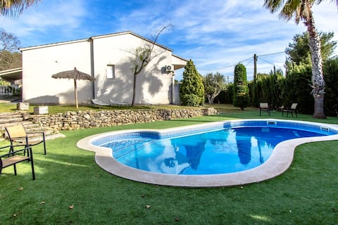 Popular Airbnb listing: Costa Dorada Paradise, 2 km from beach! in Cunit