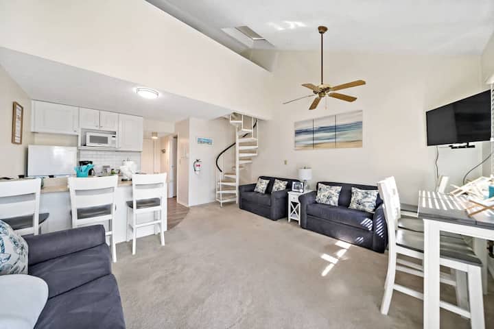 Bi-level Loft W/ Outdoor Pool On Beach Block - Brigantine, NJ