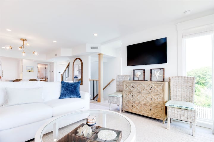 Oceanfront | Fully Renovated | Amazing Ocean Views - Wrightsville Beach, NC