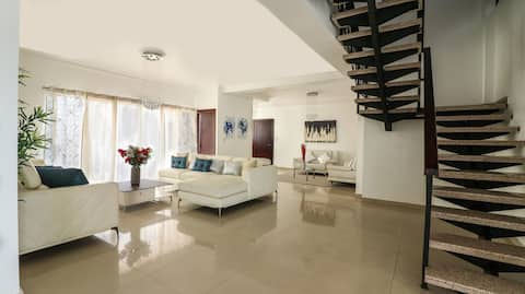 Penthouse Oasis in Gated Community w/ Hot Tub
