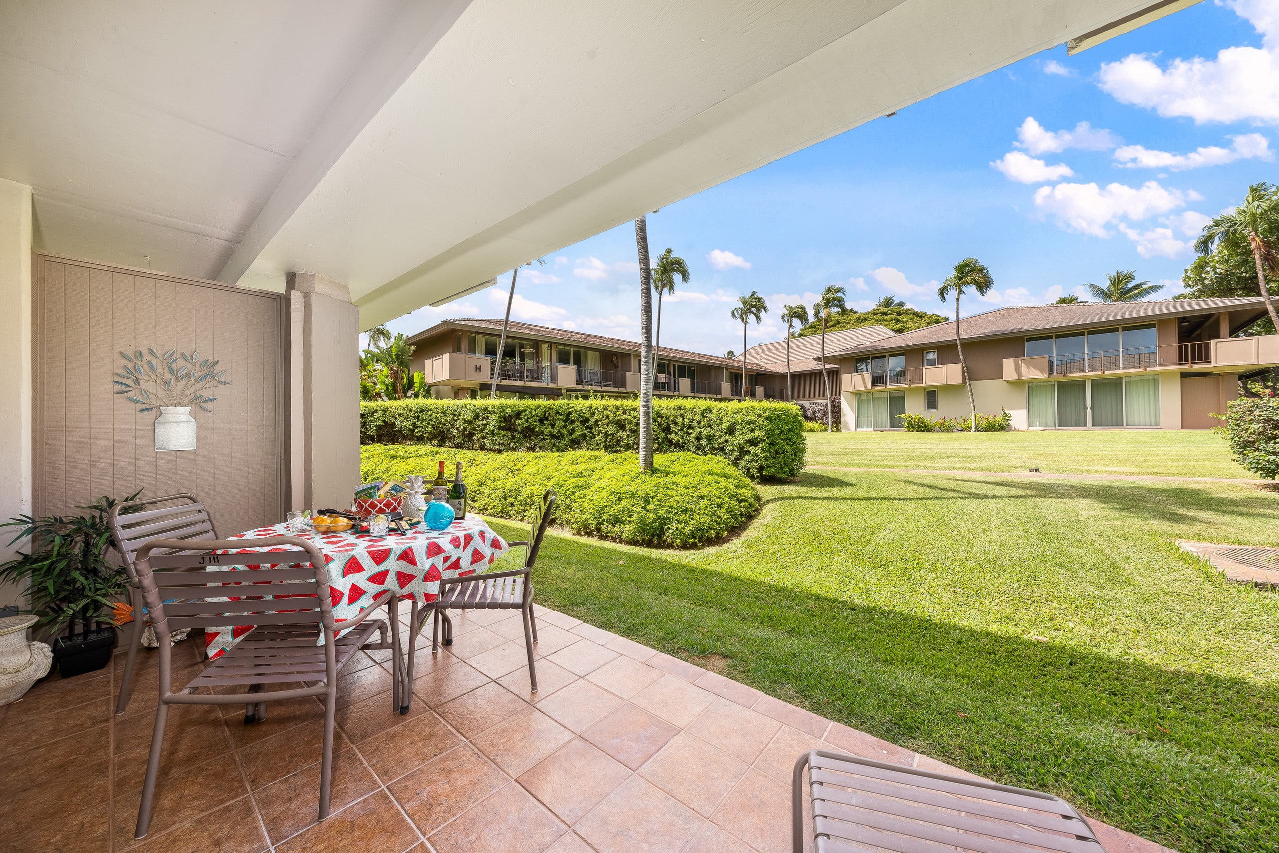 Condo in Lahaina · ★4.52 · 1 bedroom · 2 beds · 1 bath - Image 1