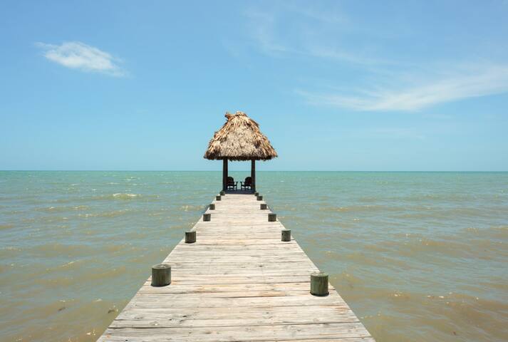 Large 5+ Bedroom Oceanfront w/ Pier and Pool gallery image 4