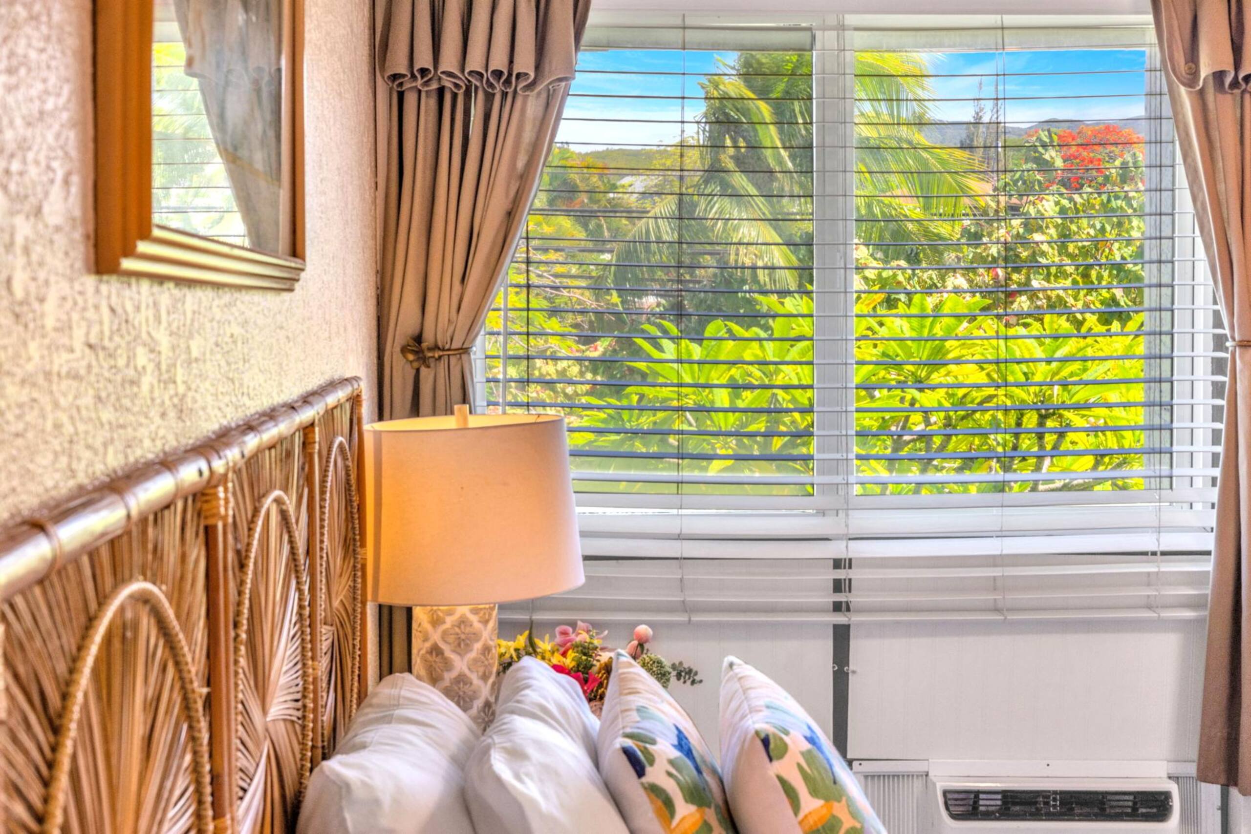 Condo in Lahaina · ★4.0 · 2 bedrooms · 3 beds · 2 baths - Image 36