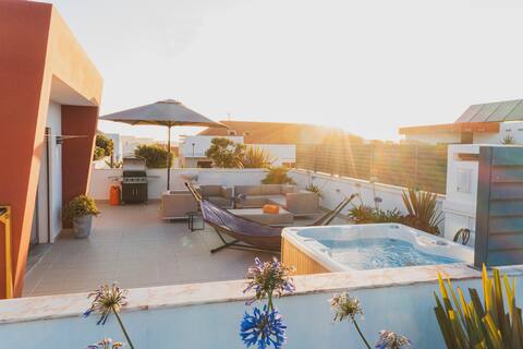 3 bedroom penthouse w/ jacuzzi in Baleal