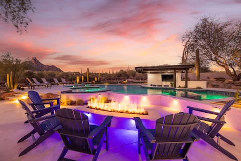 Popular Airbnb listing: HÓZHÓ|Pinnacle Peak View, Pool, Hot Tub & Golf Sim in North Scottsdale