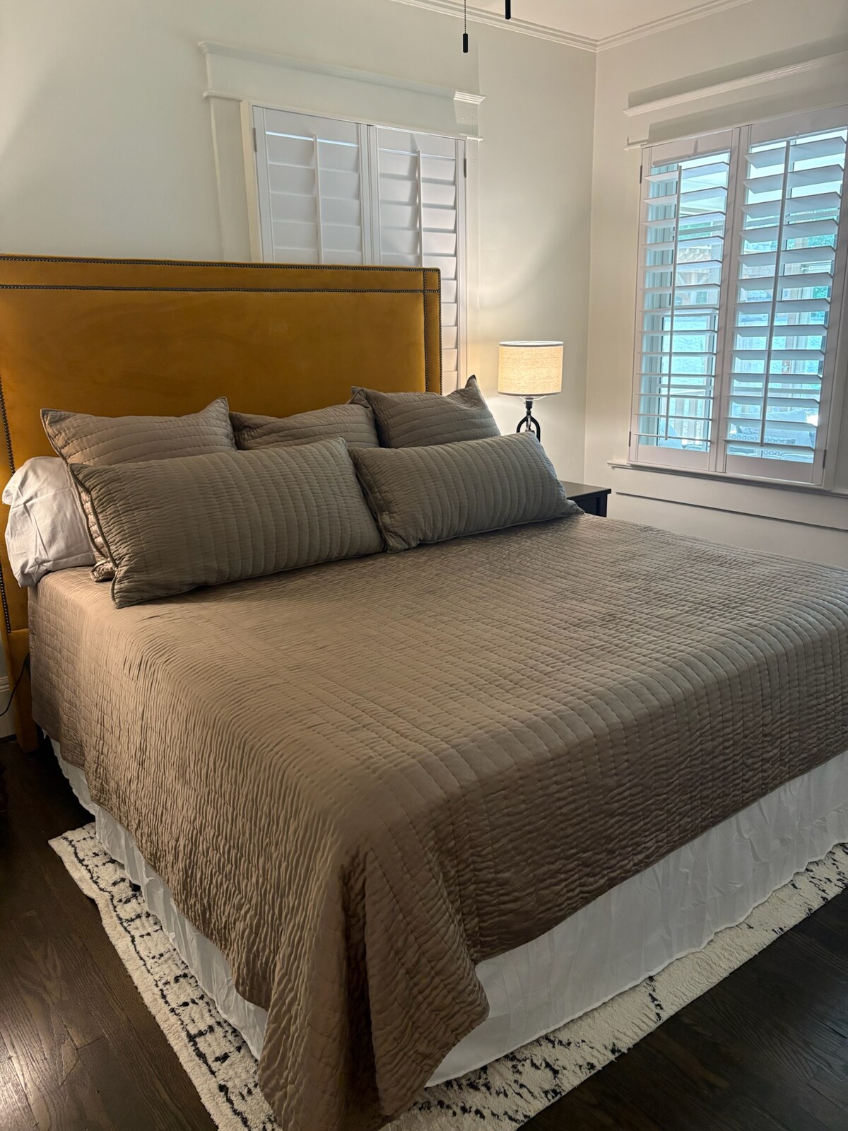 Spálňa na prízemí s manželskou posteľou