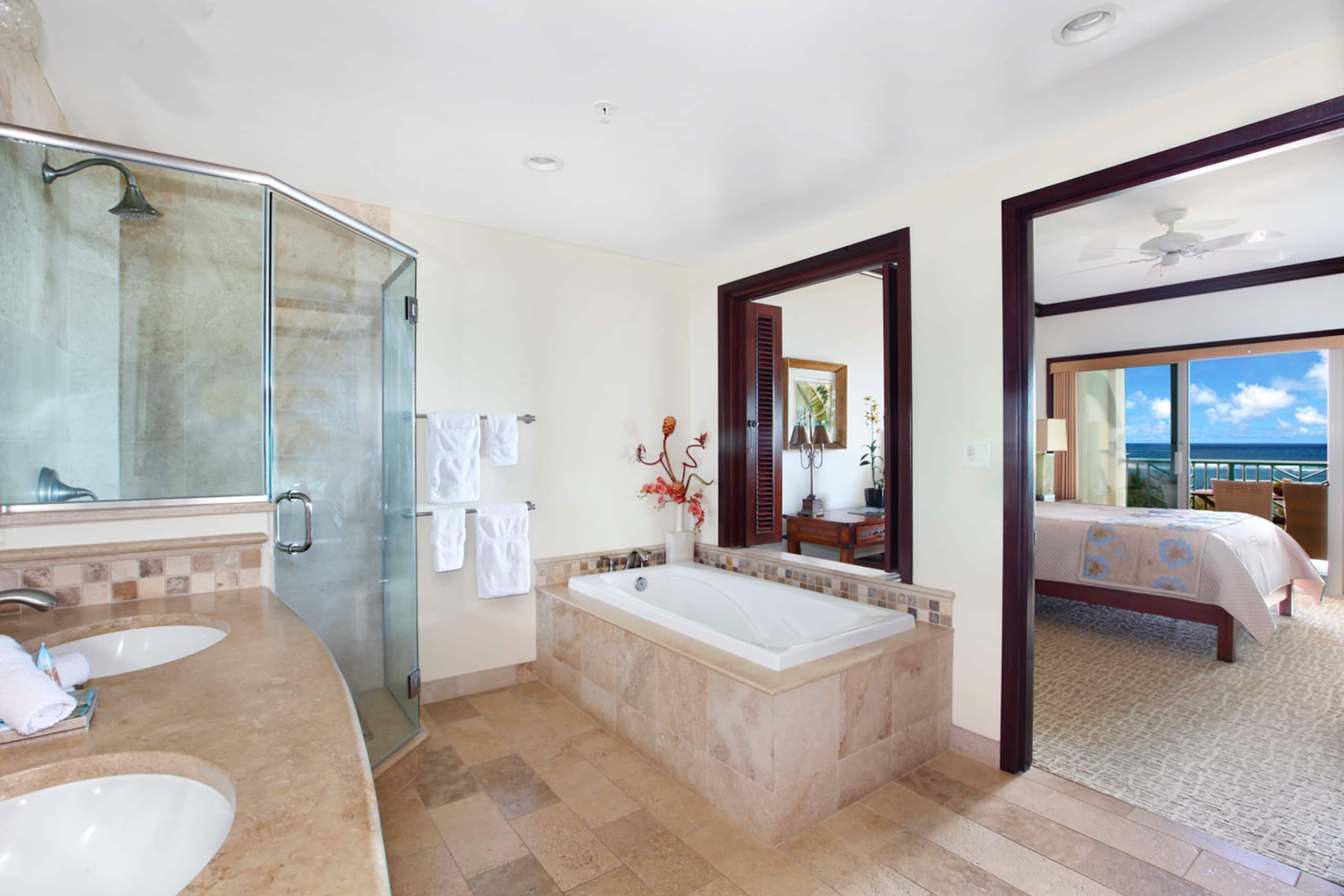Condo in Kapaa · ★4.93 · 2 bedrooms · 3 beds · 3 baths - Photo 9