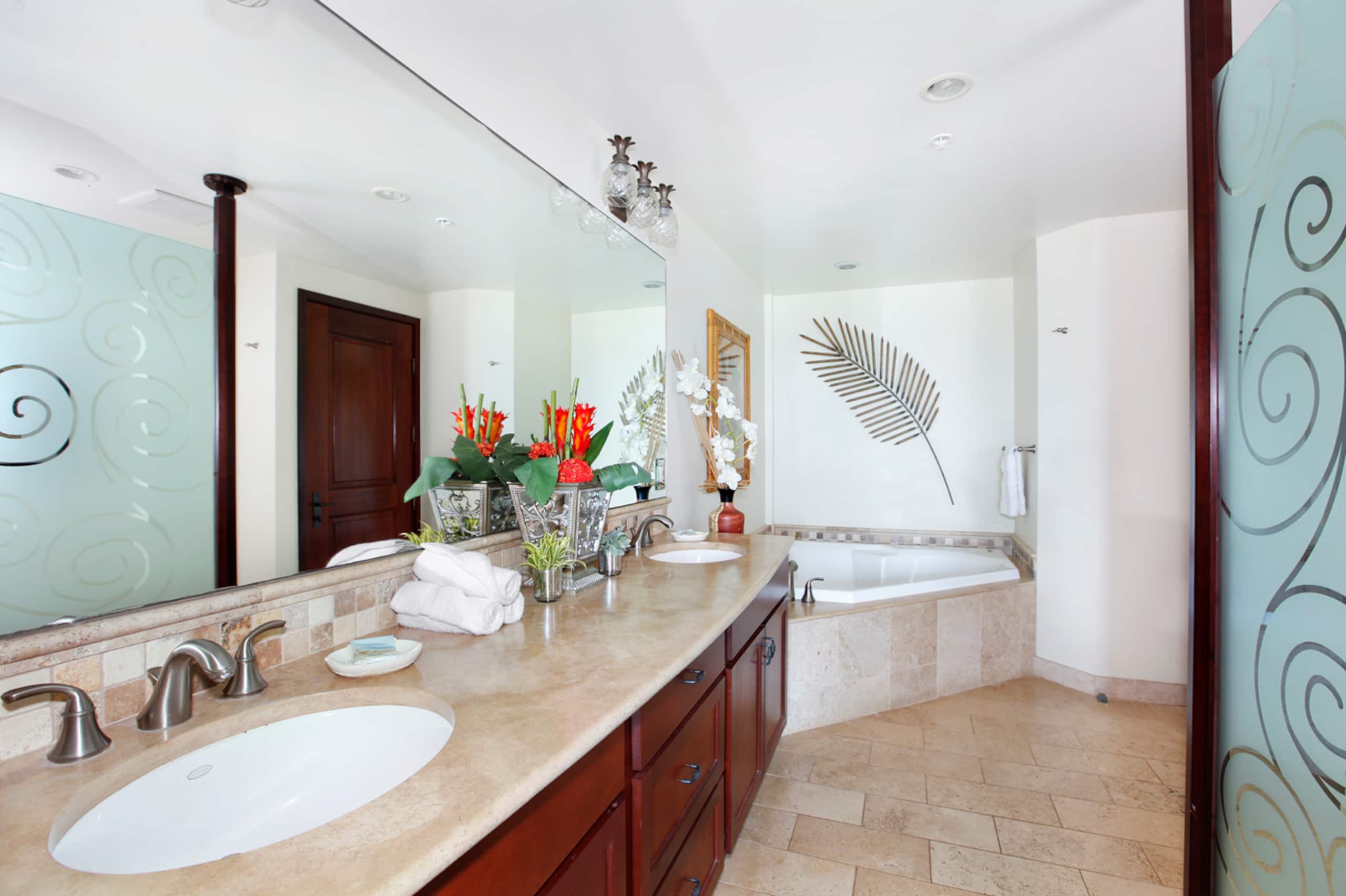 Condo in Kapaa · ★4.93 · 2 bedrooms · 3 beds · 3 baths - Photo 8