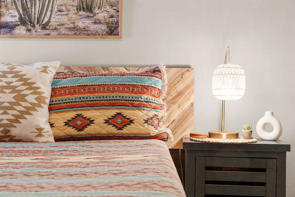 Spavaća soba s bračnim krevetom