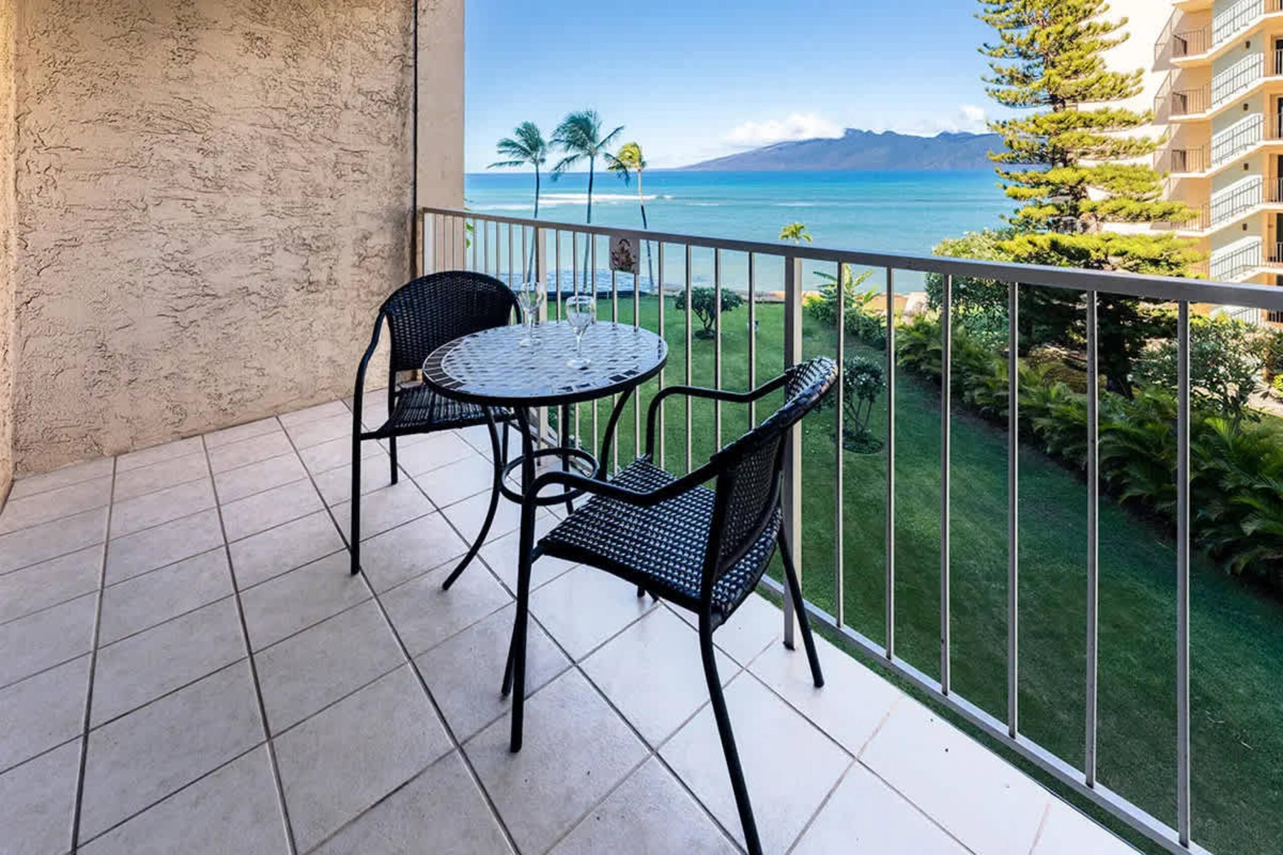 Condo in Lahaina · ★4.8 · Studio · 1 bed · 1 private bath - Image 10