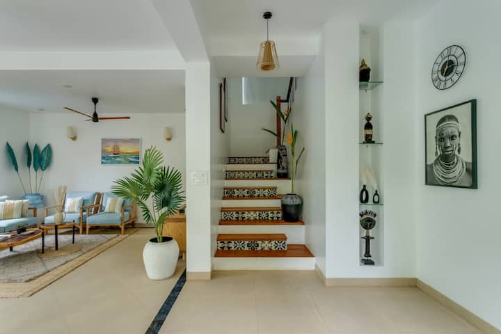 Living room image 6