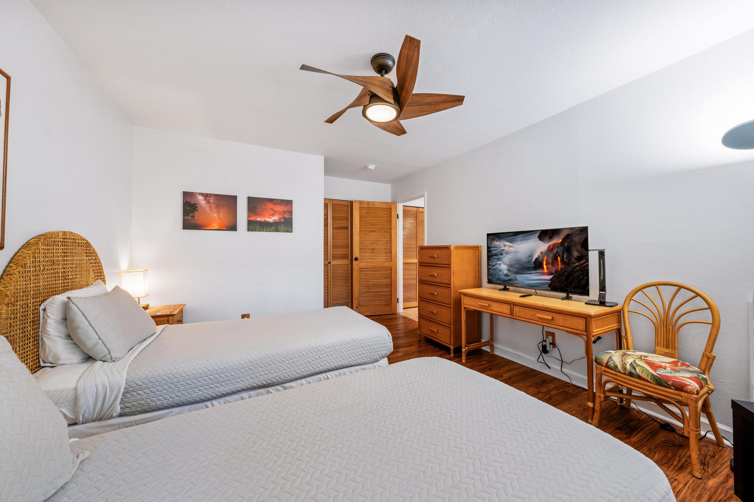 Condo in Kailua-Kona · ★4.4 · 2 bedrooms · 3 beds · 2 private baths - Image 13