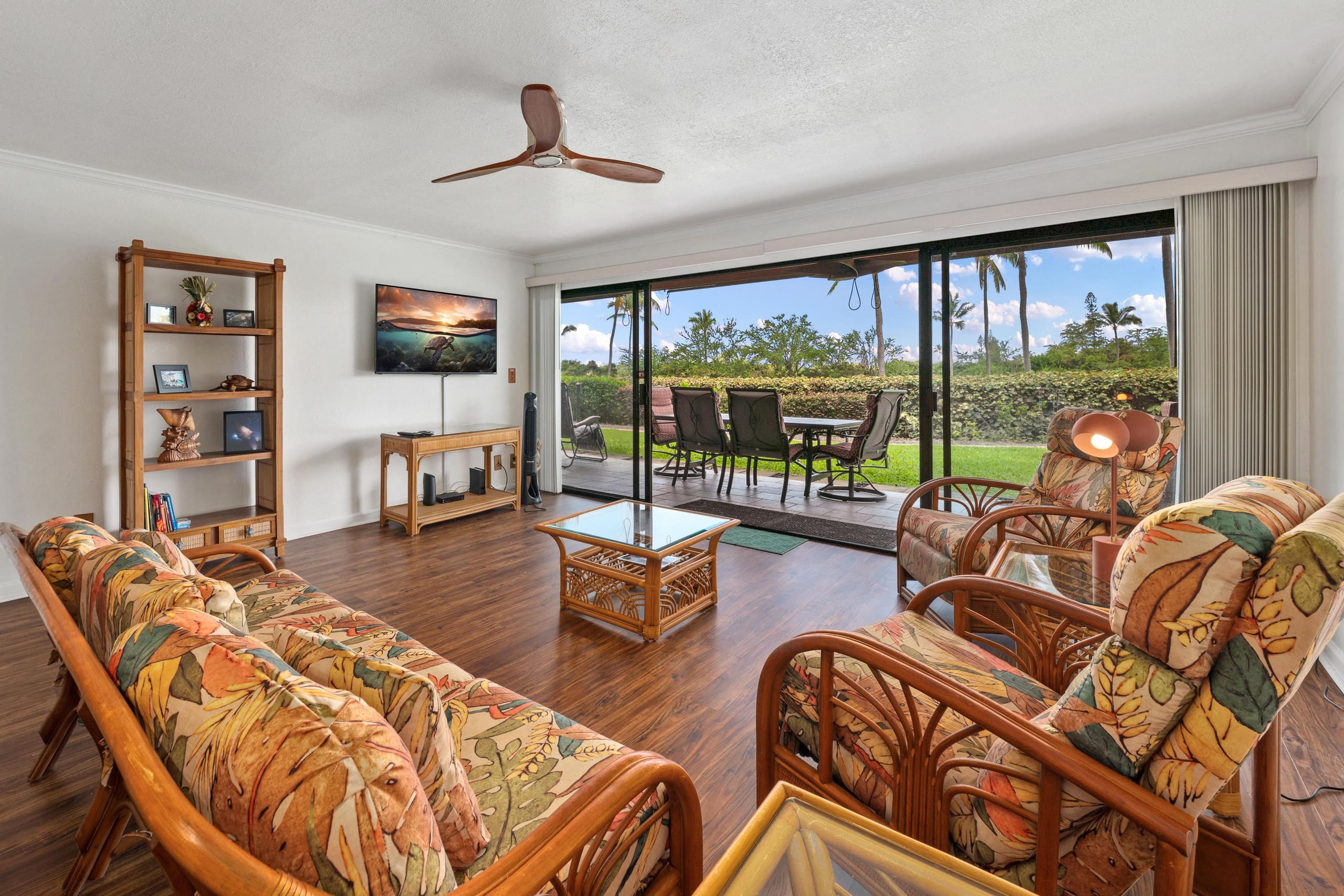 Condo in Kailua-Kona · ★4.4 · 2 bedrooms · 3 beds · 2 private baths - Image 4
