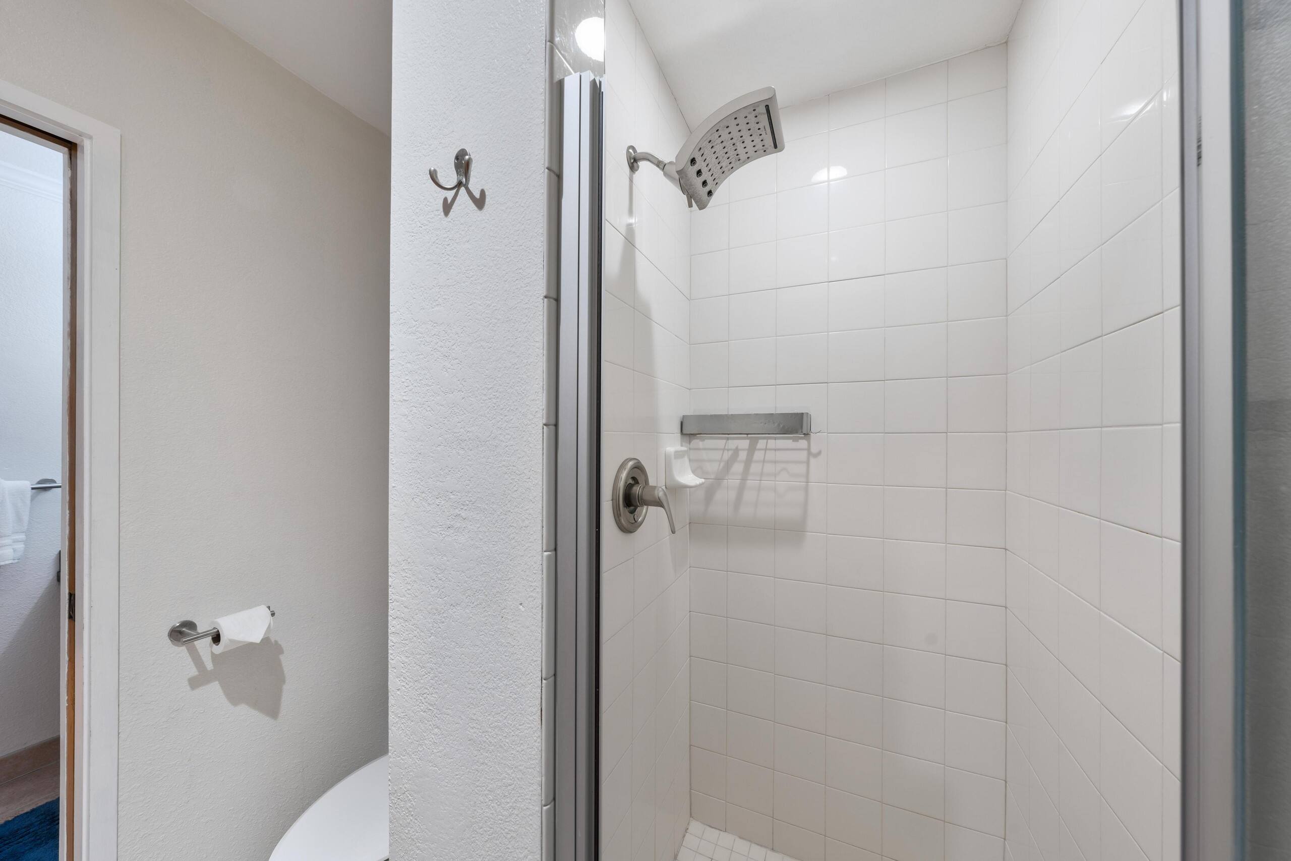 Condo in Kailua-Kona · ★4.4 · 2 bedrooms · 3 beds · 2 private baths - Image 16