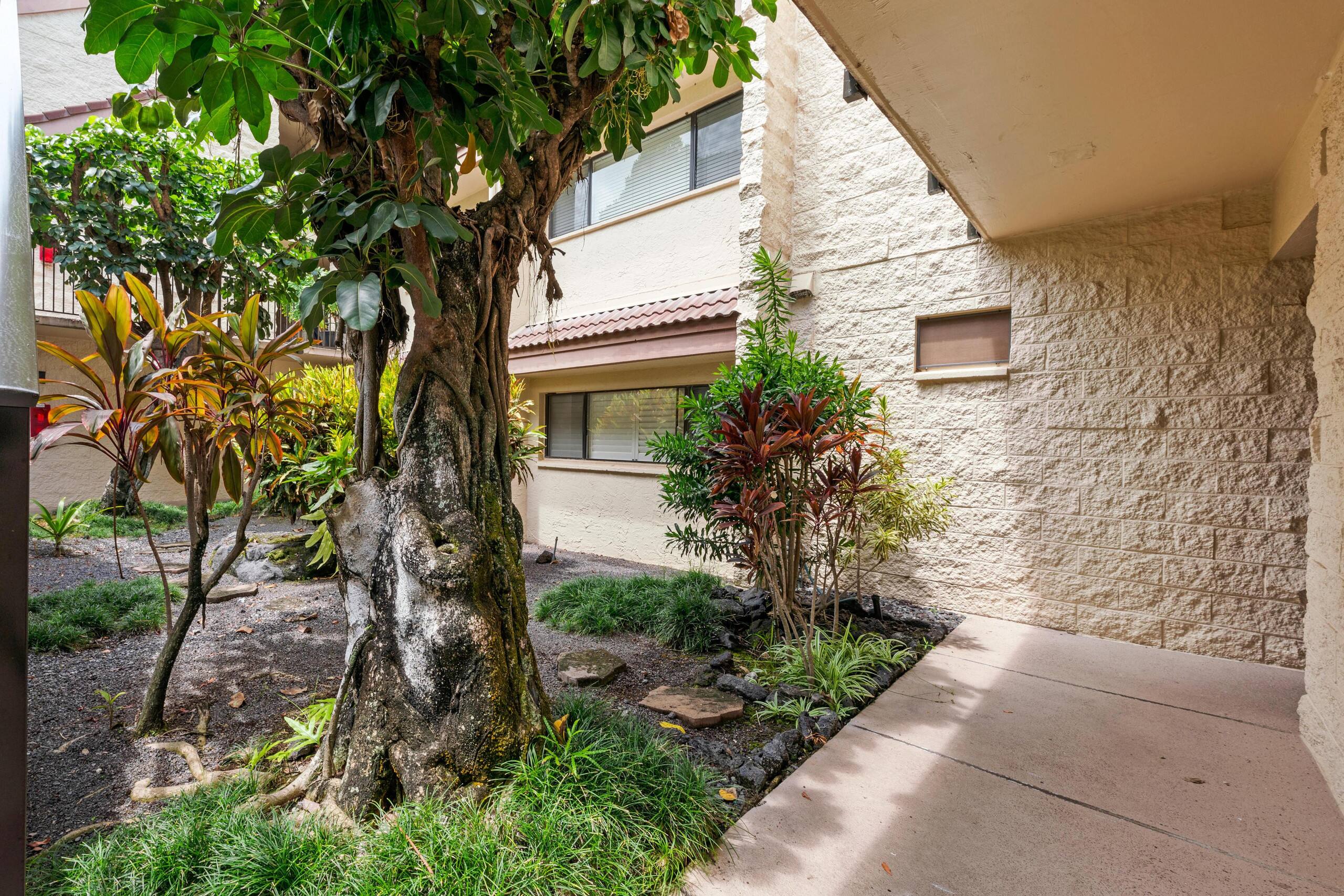 Condo in Kailua-Kona · ★4.4 · 2 bedrooms · 3 beds · 2 private baths - Image 28
