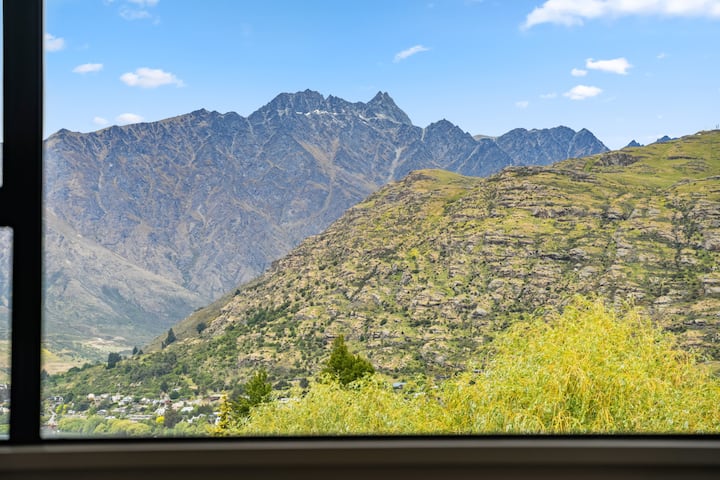 Quartz Alpine Residence - Houses for Rent in Queenstown, Otago